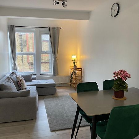 Seven Sisters Hideaway Apartment Лондон Екстериор снимка